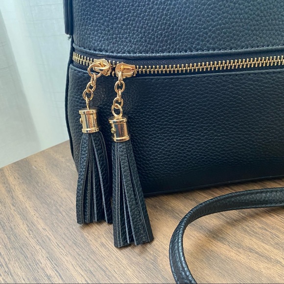 [ Sold ] NWOT Black Crossbody Purse - Picture 2 of 9